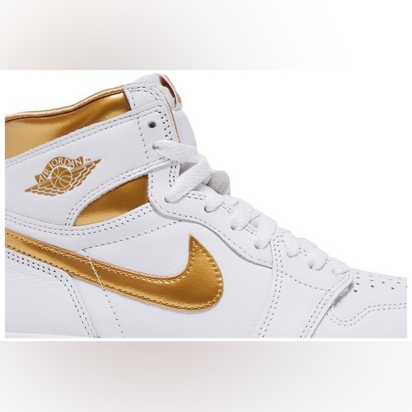 Nike Wmns Air Jordan 1 Retro High OG Metallic Gold | Women’s 12.5 NIB - Picture 4 of 7